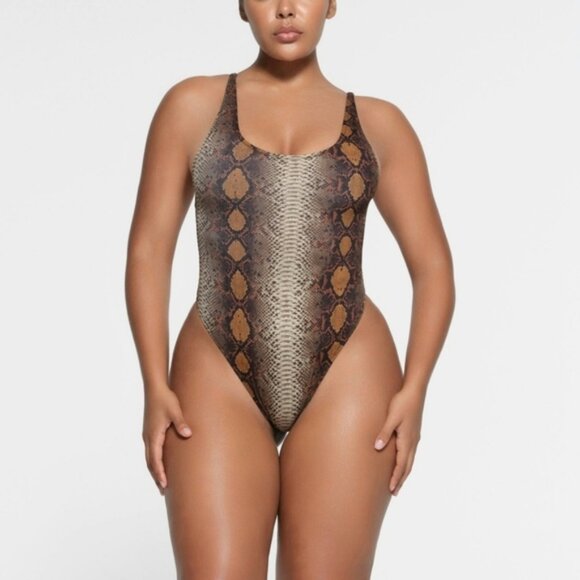 SKIMS Signature Swim Scoop Neck One Piece Desert Snake Print XL - Picture 1 of 16